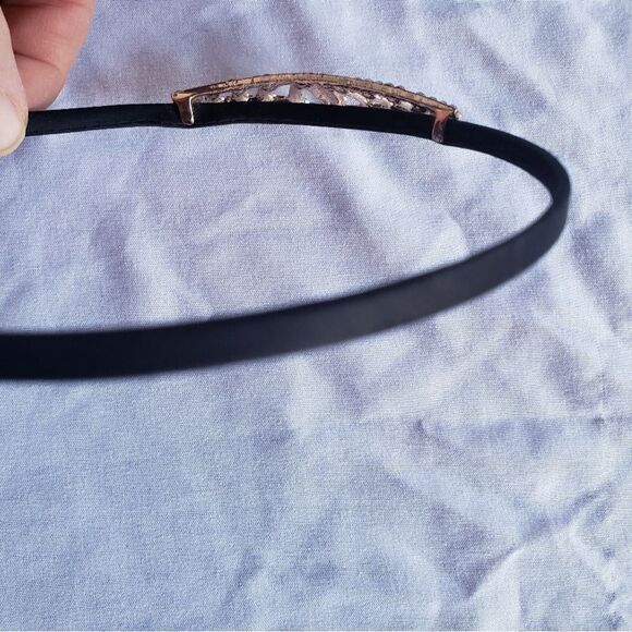 Tiara Style Headband – Black Band with Diamond Rhinestone Detailing - Picture 4 of 4